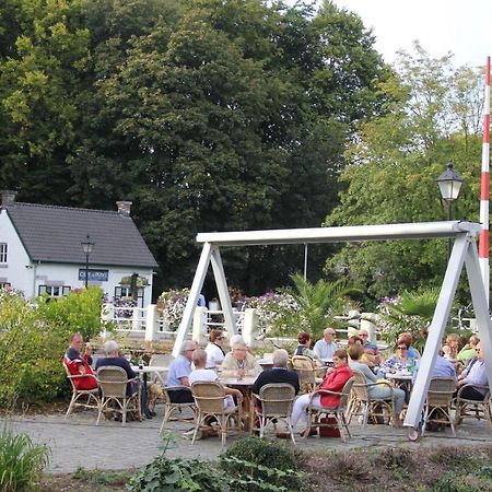 Hotel Beau Sejour Dilsen-Stokkem Buitenkant foto